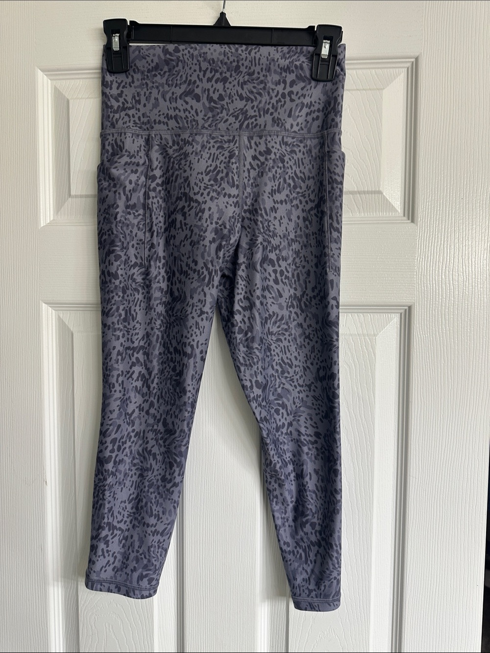 Athleta Gray Purple Leopard-Print High-Waist Capri Leggings